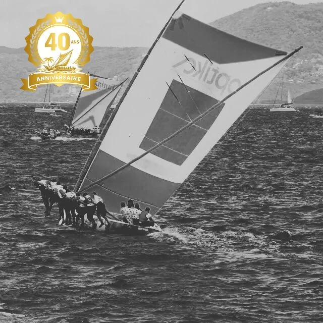 Photo noir et blanc Yole Tours des Yoles rondes